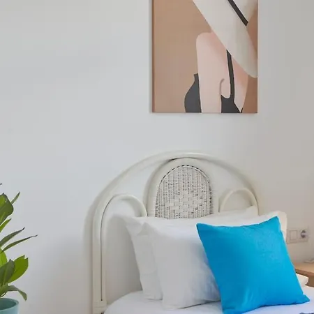 Semesterbostad Casa Maria Duplex With Sea & Mountain Views, 15 Minutes Walk From The Marina Rubicon