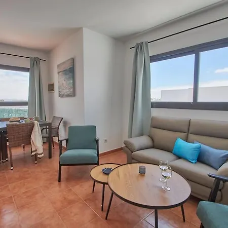Semesterbostad Casa Maria Duplex With Sea & Mountain Views, 15 Minutes Walk From The Marina Rubicon *