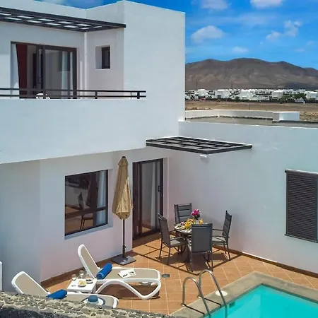 別荘 Casa Maria Duplex With Sea & Mountain Views, 15 Minutes Walk From The Marina Rubicon プラヤ・ブランカ