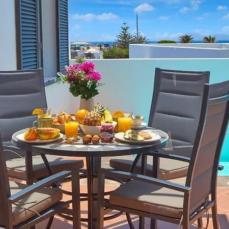 Casa Maria Duplex With Sea & Mountain Views, 15 Minutes Walk From The Marina Rubicon 別荘 プラヤ・ブランカ