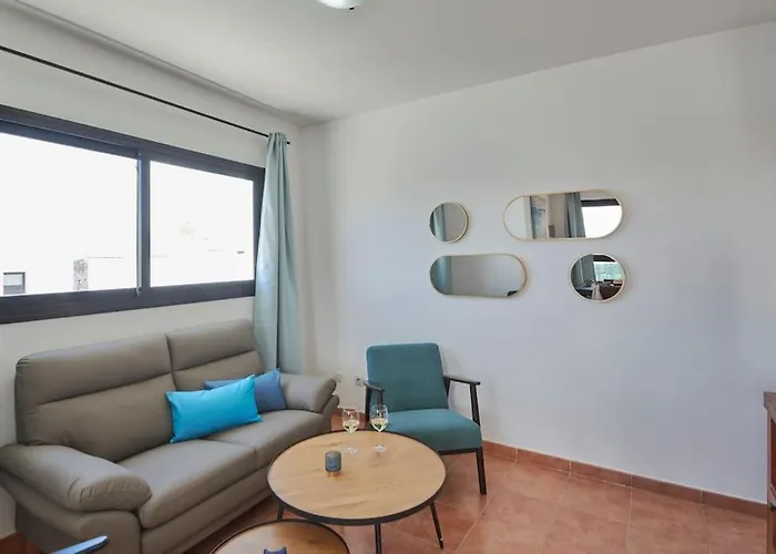 Casa Maria Duplex With Sea & Mountain Views, 15 Minutes Walk From The Marina Rubicon Playa Blanca (Lanzarote)