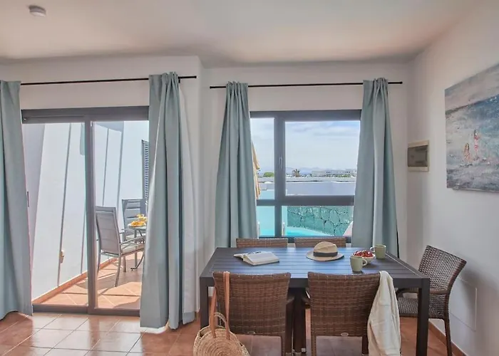 Casa Maria Duplex With Sea & Mountain Views, 15 Minutes Walk From The Marina Rubicon *