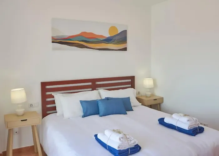 Casa Maria Duplex With Sea & Mountain Views, 15 Minutes Walk From The Marina Rubicon Casa vacanze