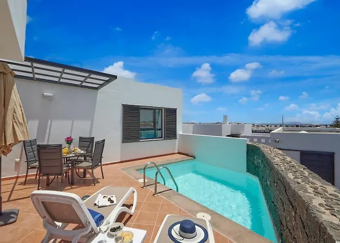 Casa Maria Duplex With Sea & Mountain Views, 15 Minutes Walk From The Marina Rubicon Casa vacanze